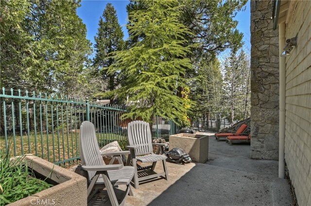 242 Holiday Dr, Lake Arrowhead, CA 92352 - view of patio