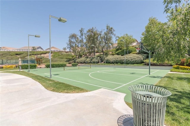 39312 Beringer Dr, Murrieta, CA 92563 - view of sport court with community basketball court