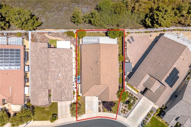 39312 Beringer Dr, Murrieta, CA 92563 - aerial view of property and surrounding area with property parcel outlined