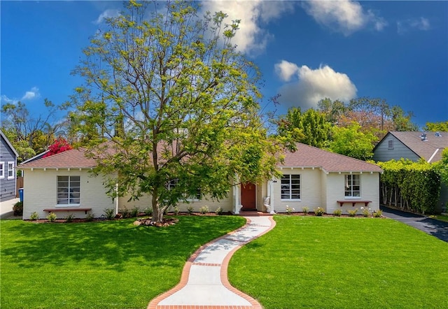438 S Lamer St, Burbank, CA 91506 - view of front of home featuring a front yard and a shingled roof