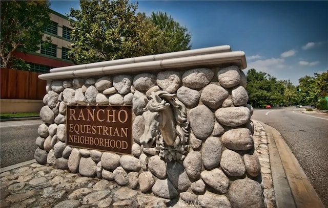 438 S Lamer St, Burbank, CA 91506 - view of community sign