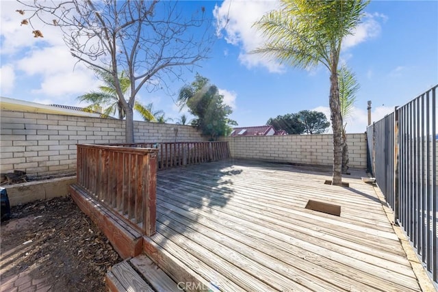 11874 Cornell Ln, Yucaipa, CA 92399 - wooden terrace featuring a fenced backyard