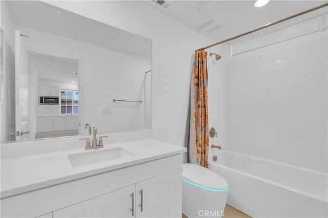 14667 Gulfstream Ln, Moreno Valley, CA 92553 - full bath with toilet, shower / tub combo with curtain, visible vents, vanity, and recessed lighting