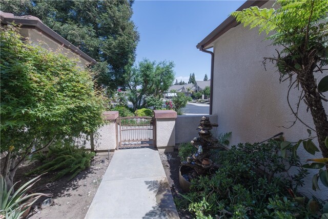 1490 N Dewitt Ave, Clovis, CA 93619 - view of gate with fence