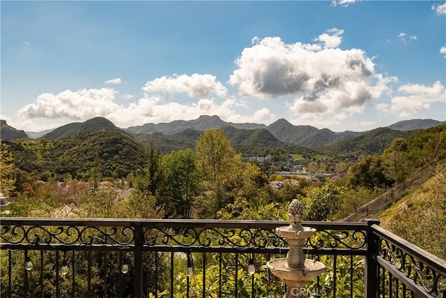 184 Halsbury Ct, Lake Sherwood, CA 91361 - mountain view