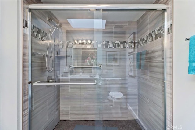 774 Via Los Altos Unit P, Laguna Woods, CA 92637 - full bathroom featuring a stall shower and toilet