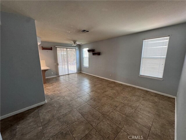 13208 Berkeley Ln, Victorville, CA 92392 - photo 4