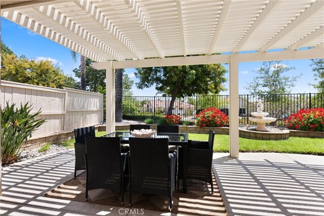 40050 Corte Fortuna, Murrieta, CA 92562 - view of patio featuring a fenced backyard and a pergola