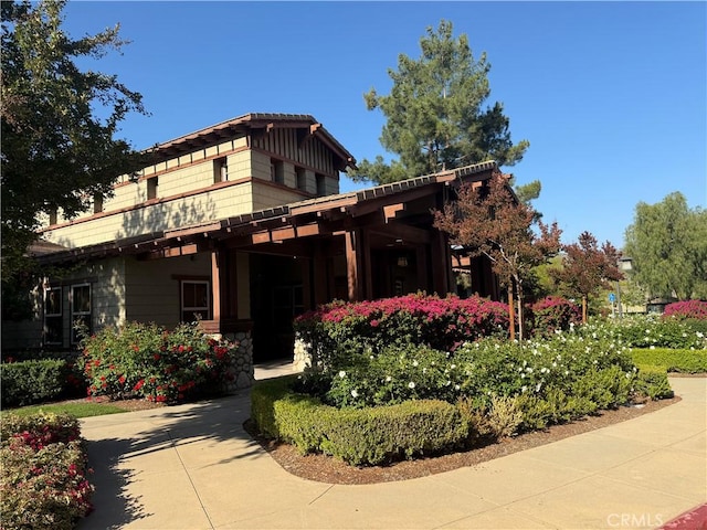 view of front of house