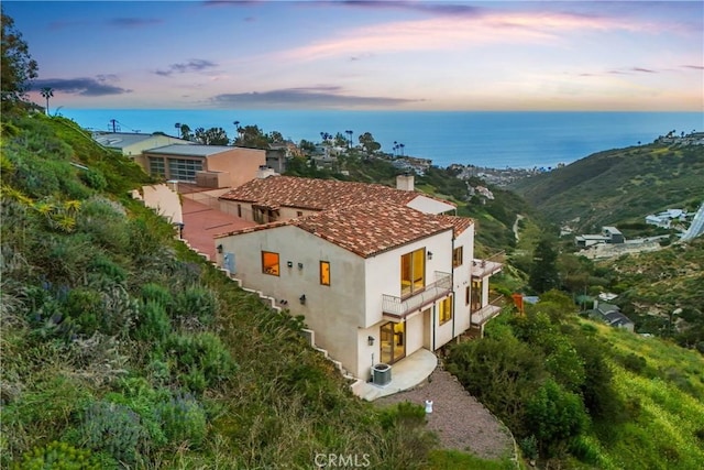 2516 Temple Hills Dr, Laguna Beach, CA 92651 - aerial view at dusk of a water view