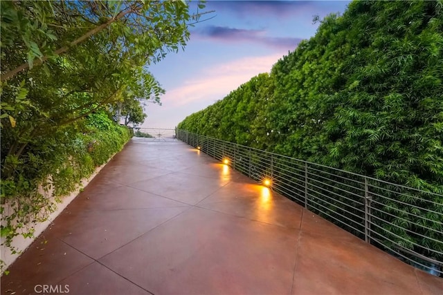 2516 Temple Hills Dr, Laguna Beach, CA 92651 - view of property's community