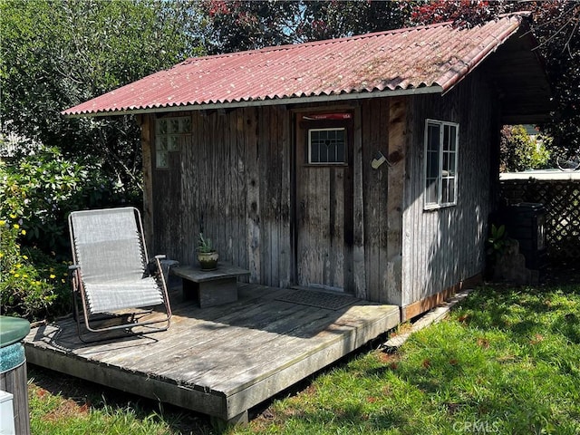 view of outdoor structure with an outdoor structure