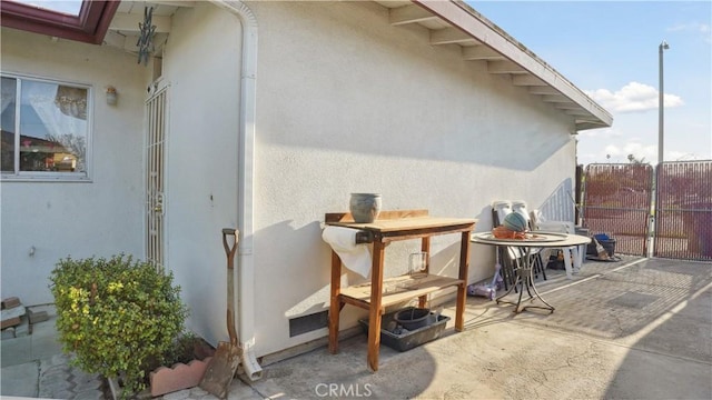 5427 Picker St, Riverside, CA 92503 - view of patio / terrace featuring fence
