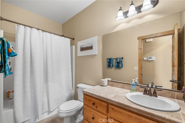 61465 Latham Trl, Joshua Tree, CA 92252 - full bath featuring toilet, vanity, and shower / tub combo