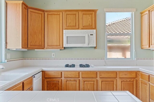 2331 Humboldt St, Los Osos, CA 93402 - kitchen featuring white appliances and a sink