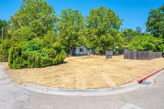 5985 Dolores Ave, Atascadero, CA 93422 - view of yard featuring fence