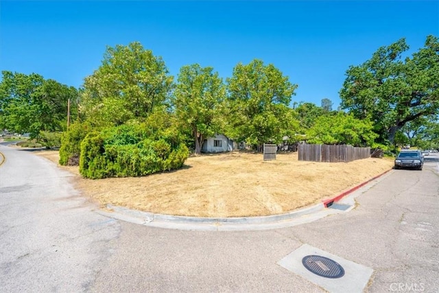 5985 Dolores Ave, Atascadero, CA 93422 - exterior space featuring fence