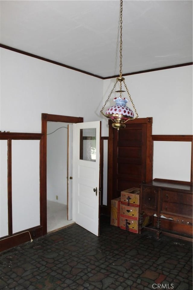 empty room with ornamental molding