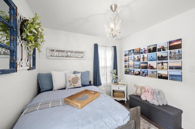586 Del Mar Ave, Chula Vista, CA 91910 - bedroom with a chandelier
