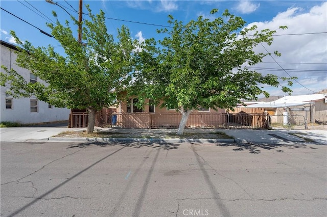 113 E White St, Barstow, CA 92311 - obstructed view of property with fence