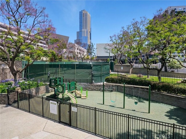 800 W 1st St Unit 710, Los Angeles, CA 90012 - view of home's community