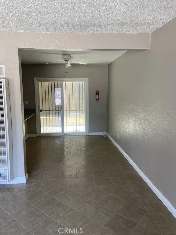 264 W Jackson St, Rialto, CA 92376 - photo 9