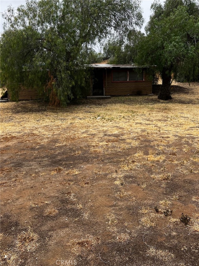 10546 Robinson Ave, Riverside, CA 92505 - view of yard