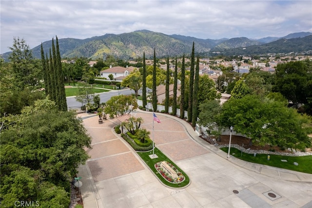 view of property's community with a mountain view and a residential view