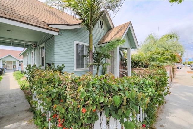 1341 N Fries, Wilmington, CA 90744 - view of side of home
