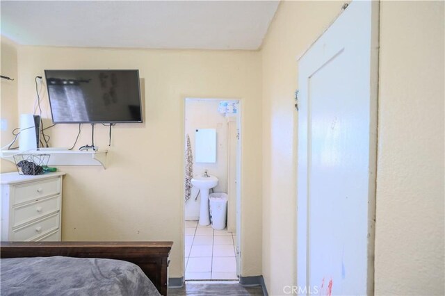 1341 N Fries, Wilmington, CA 90744 - bedroom with ensuite bath and a sink