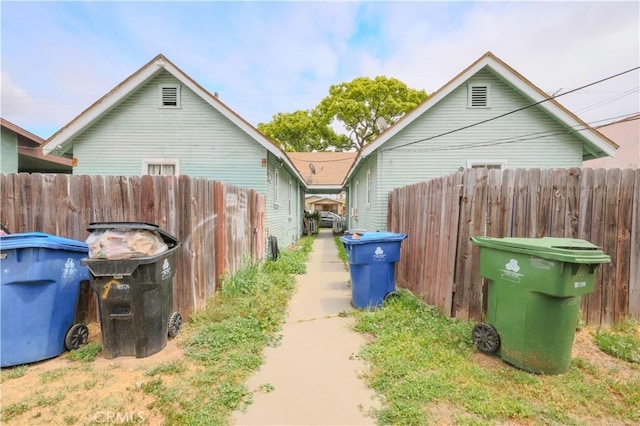 1341 N Fries, Wilmington, CA 90744 - exterior space featuring fence