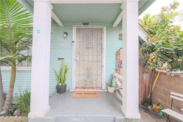 1341 N Fries, Wilmington, CA 90744 - property entrance featuring a porch
