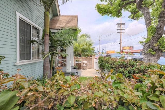 1341 N Fries, Wilmington, CA 90744 - view of yard featuring a patio area