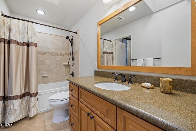 full bathroom featuring toilet, visible vents, shower / bathtub combination with curtain, vanity, and recessed lighting