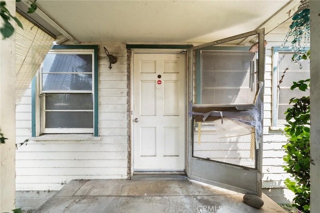 view of entrance to property