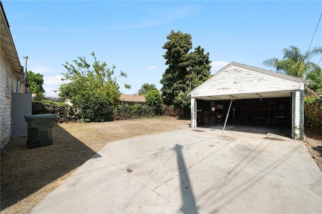 view of detached garage