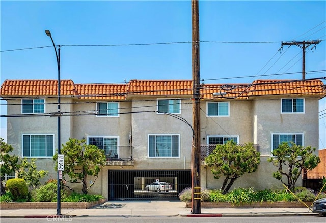 view of front of property with stucco siding