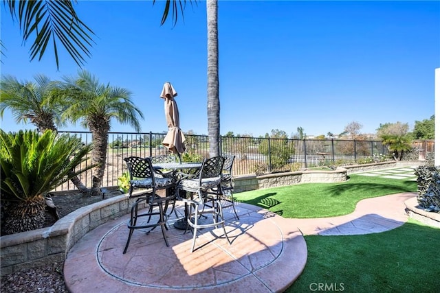 38493 Falkirk Dr, Murrieta, CA 92563 - fenced backyard with a patio