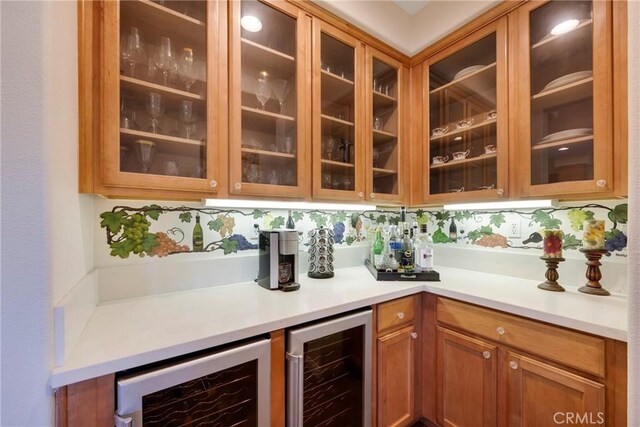 38493 Falkirk Dr, Murrieta, CA 92563 - bar area featuring wine cooler