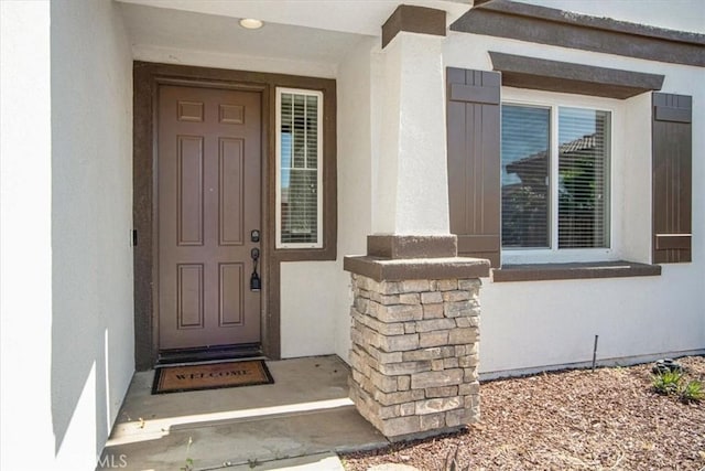 13167 Hollister St, Hesperia, CA 92344 - view of exterior entry featuring stucco siding