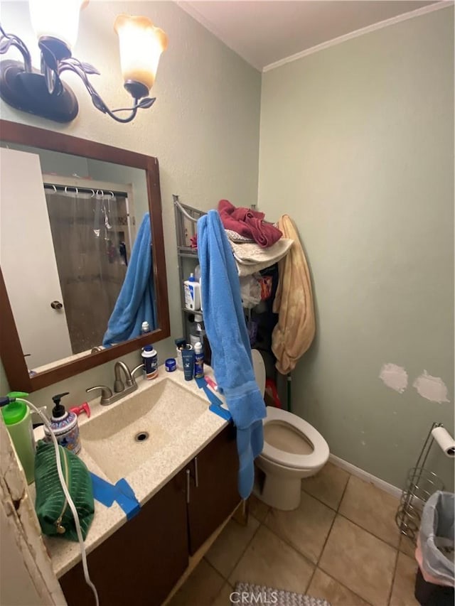 1882 E Larch St, Simi Valley, CA 93065 - full bath featuring tile patterned flooring, crown molding, toilet, vanity, and a shower with curtain