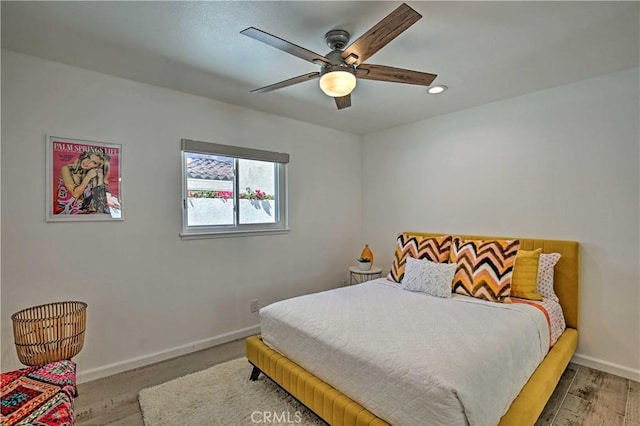 54345 Avenida Carranza Ln, Quinta, CA 92253 - bedroom featuring light wood-style floors, baseboards, ceiling fan, and recessed lighting