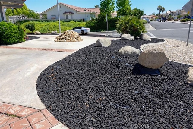 view of yard with a residential view