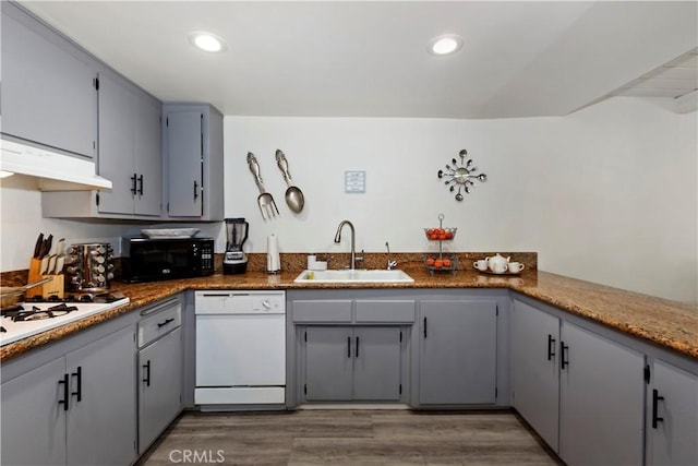 211 E Lurelane St, Rialto, CA 92376 - kitchen featuring a sink, gray cabinetry, white appliances, and under cabinet range hood