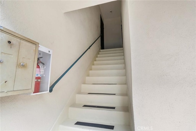 660 Stanley Ave, Long Beach, CA 90814 - view of stairs