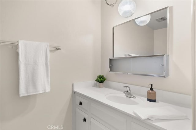 660 Stanley Ave, Long Beach, CA 90814 - bathroom with vanity and visible vents