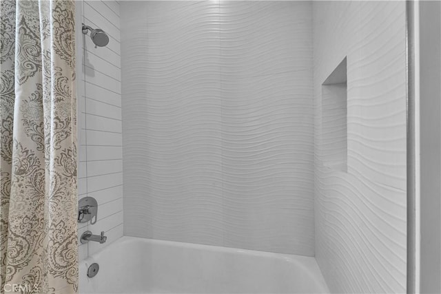 21820 Dumetz Rd, Woodland Hills, CA 91364 - full bath with shower / bath combination with curtain