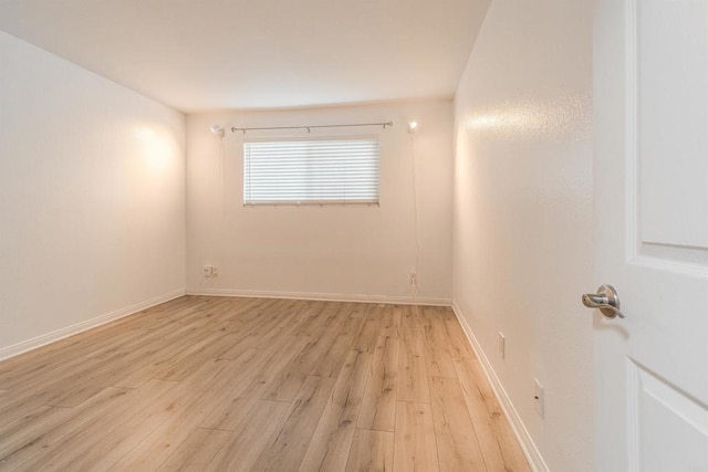 9860 Dale Ave Unit D10, Spring Valley, CA 91977 - unfurnished room featuring light wood-style flooring and baseboards