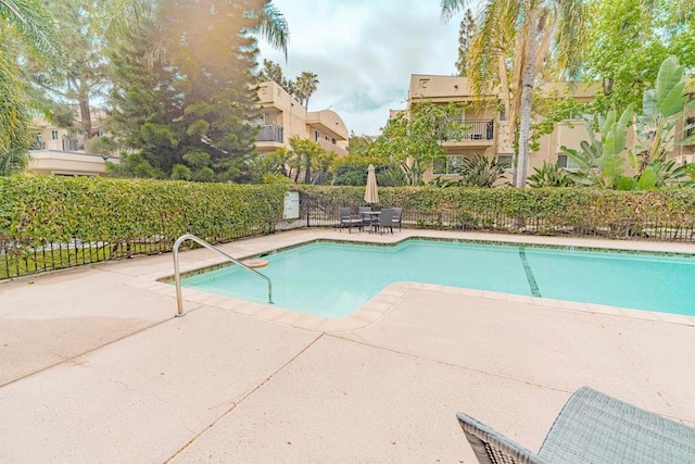 9860 Dale Ave Unit D10, Spring Valley, CA 91977 - community pool with a patio