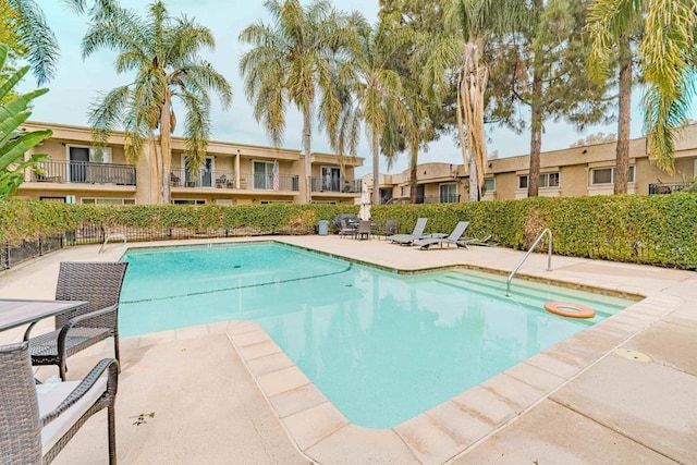9860 Dale Ave Unit D10, Spring Valley, CA 91977 - community pool featuring a patio